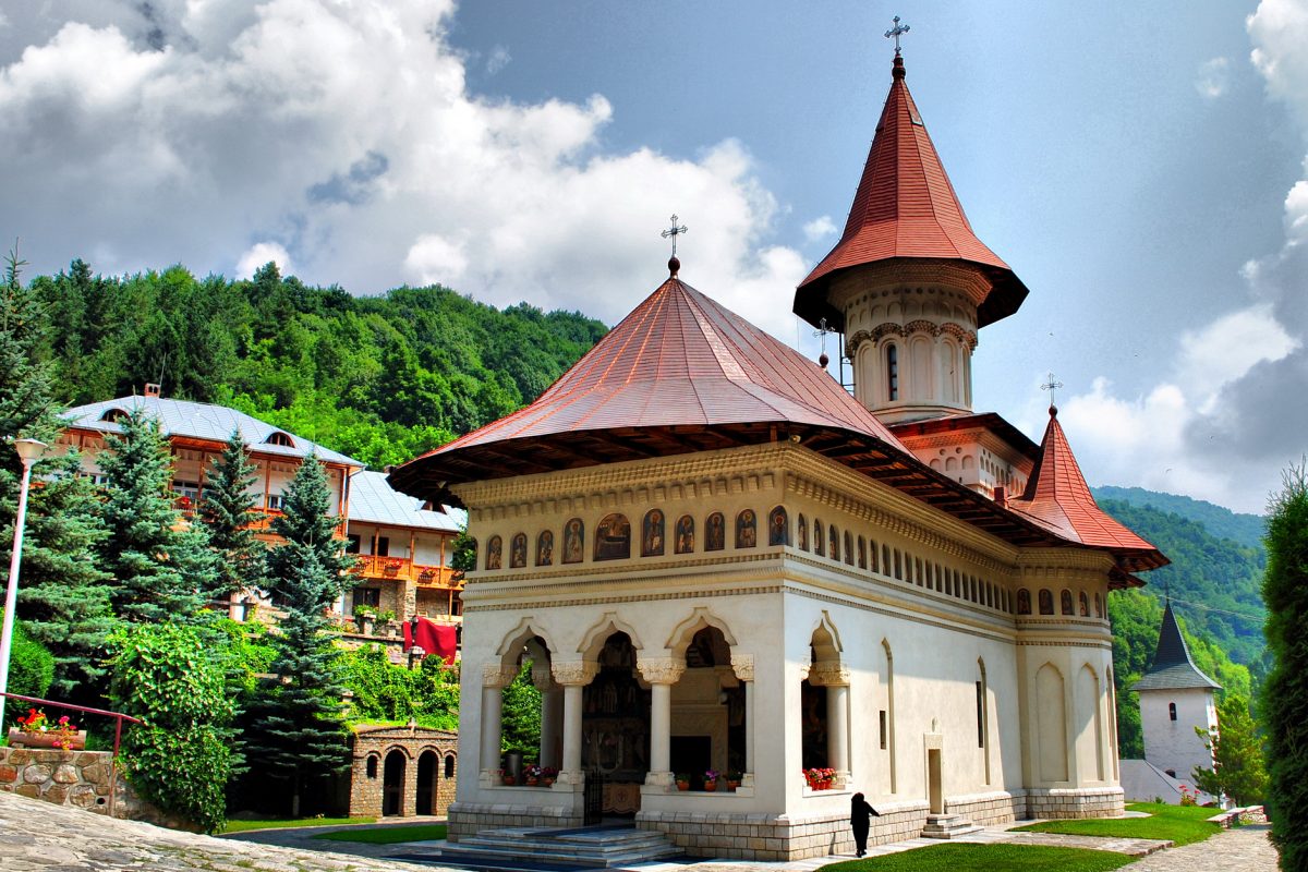 PELERINAJ LA MĂNĂSTIRIREA PONOR ȘI TRANSFĂGĂRĂȘAN 10-12 SEPTEMBRIE 2021