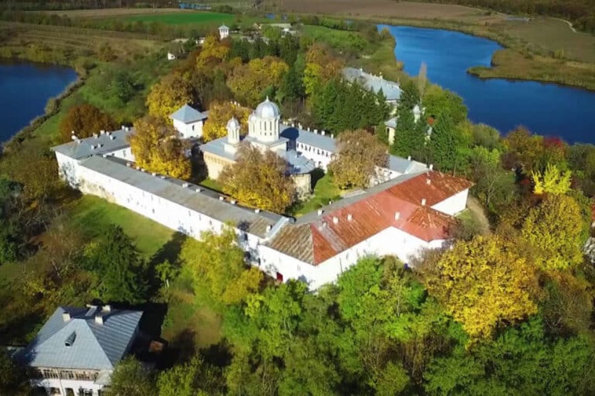 PELERINAJ LA SFÂNTA MUCENIȚĂ FILOFTEIA DE LA CURTEA DE ARGEȘ 05 Decembrie 2021