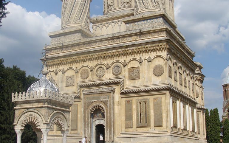 PELERINAJ LA MĂNĂSTIREA CURTEA DE ARGES 14-15 SEPTEMBRIE 2024