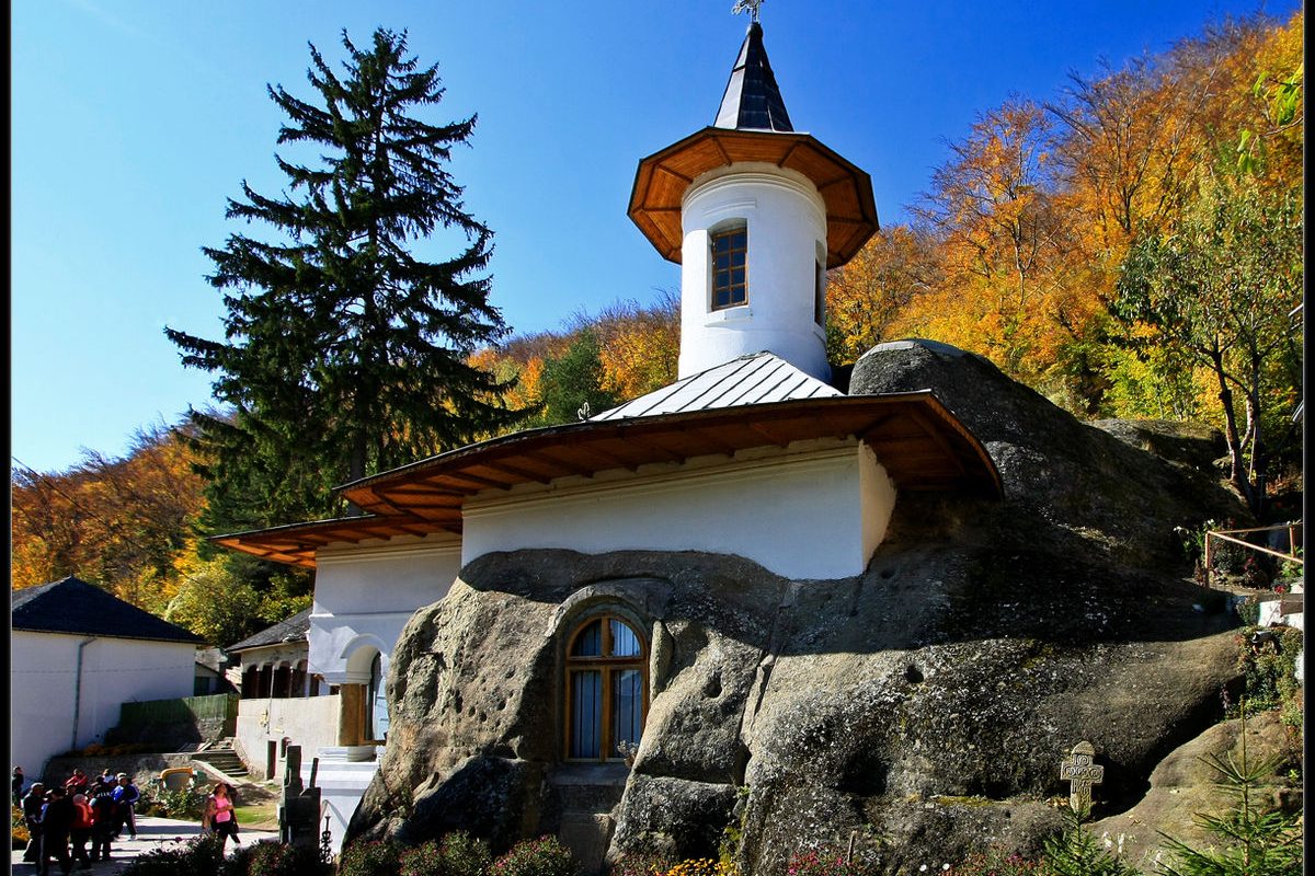 PELERINAJ LA MĂNĂSTIRI RUPESTRE 05-06 AUGUST 2023